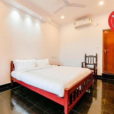 Spot On 39480 Vattekad Tourist Home Kakkanad Exterior photo